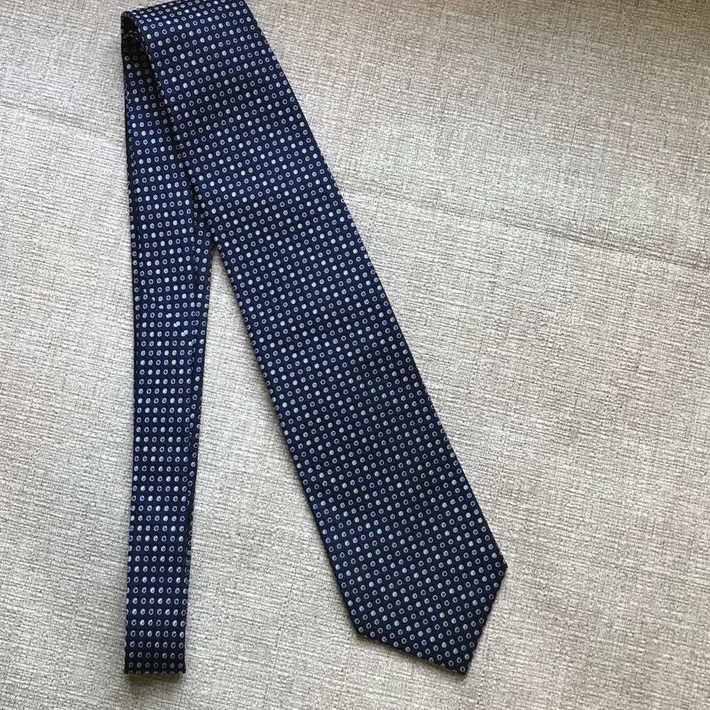Barney’s New York Tie. Excellent condition.
